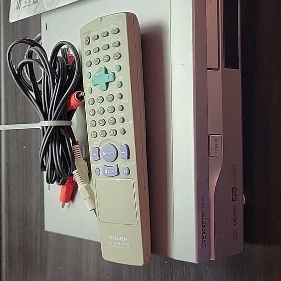 Sharp DV-S1U DVD Player  With Remote & Original Operation Manual. - Picture 2 of 13